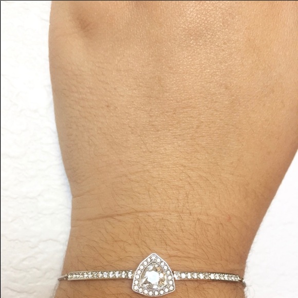 Swarovski Crystal Triangle Adjustable Bracelet. - Picture 2 of 5